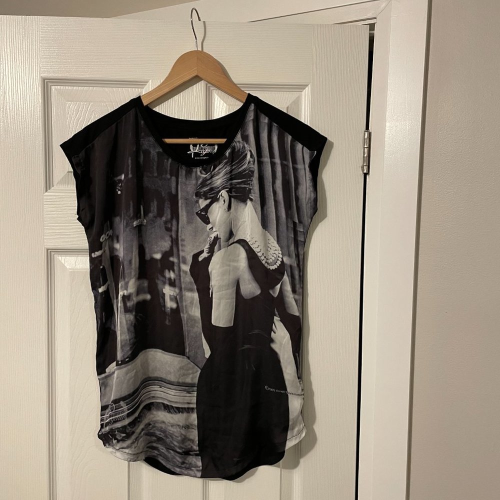 Hollywood    - black/white  - tees - size small